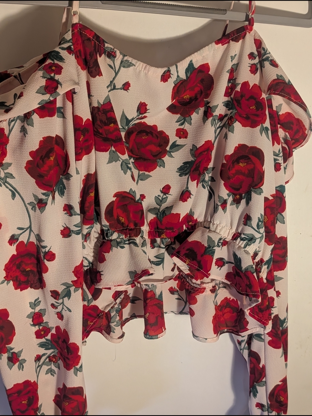 H&M Divided White Off-Shoulder Ruffled Crop Top with Red Rose Print Size 8 - Picture 2 of 7